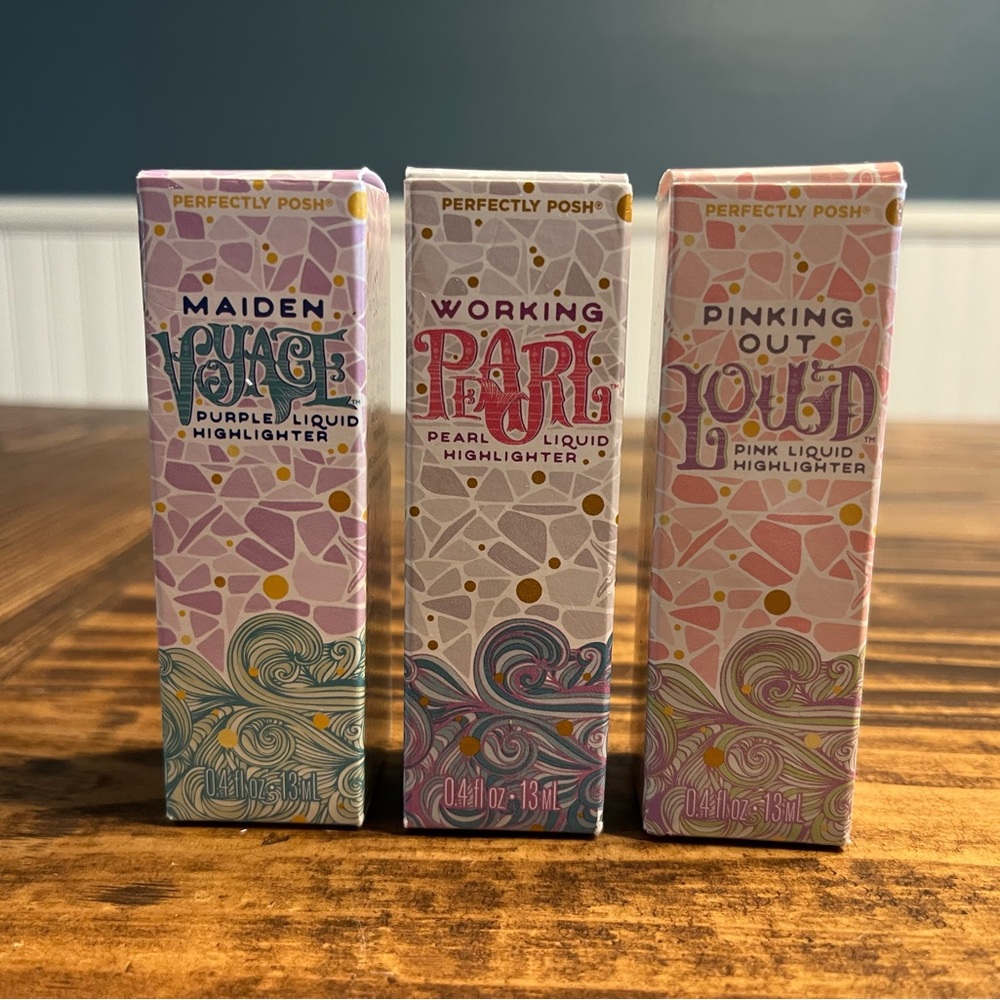 Set of 3 shimmering highlighting creams